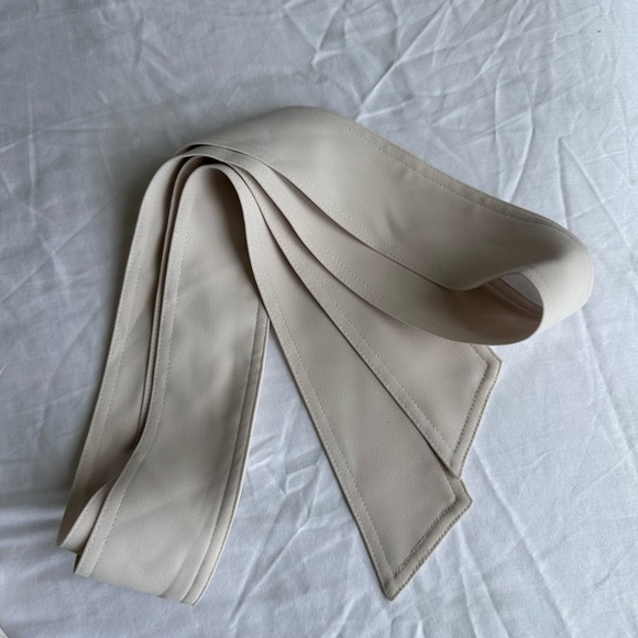 Aritzia | BABATON Kahlo Robe - Picture 11 of 13